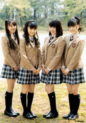 Nuevos uniformes de "Sakura Gakuin"