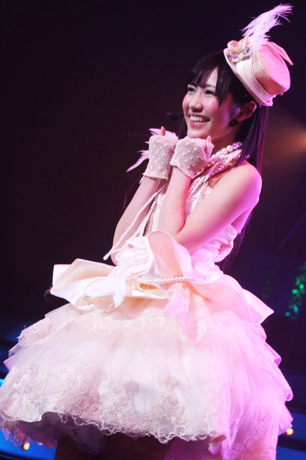 Extra! Extra! «Mayuyu» Debuta Como Solista Y Periódico Mensual De AKB48 ...