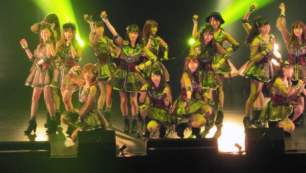 Performance de NMB48 en el Osaka Castle Hall